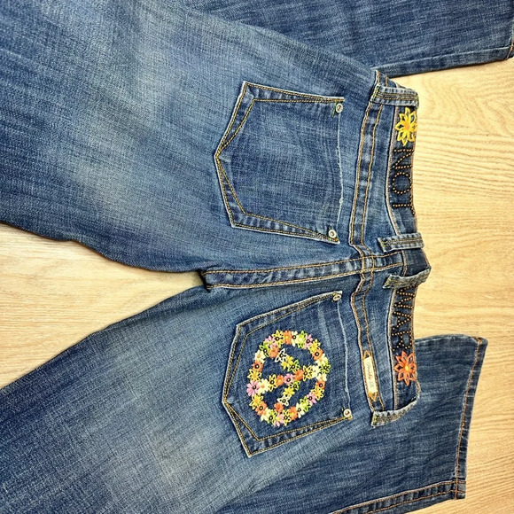 Frankie B Jeans Make Love Not War. - Picture 2 of 9